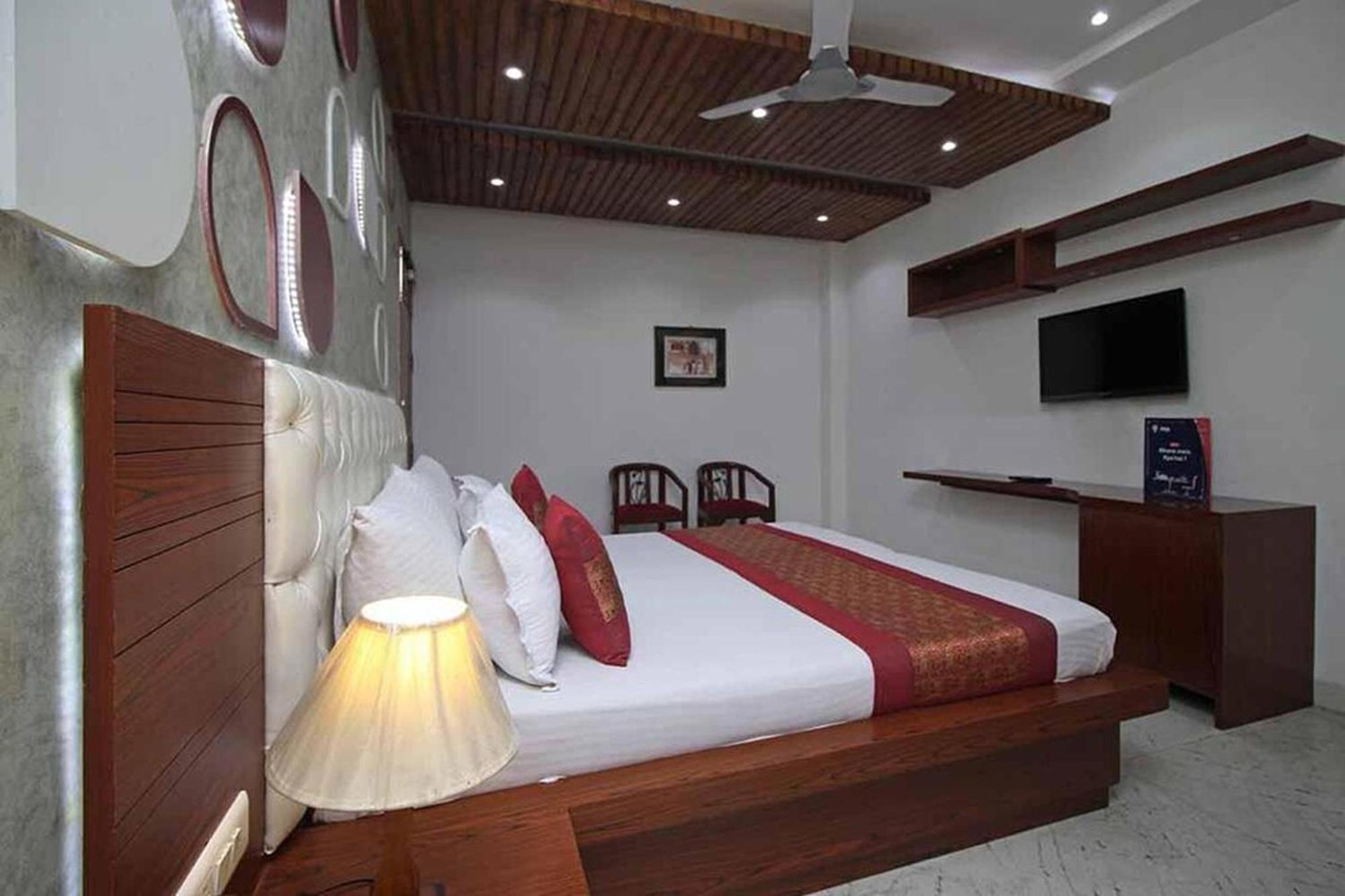 Hotel Indraprastha Delhi  Exteriör bild