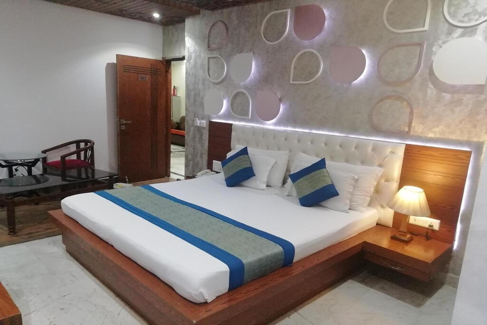 Hotel Indraprastha Delhi  Exteriör bild