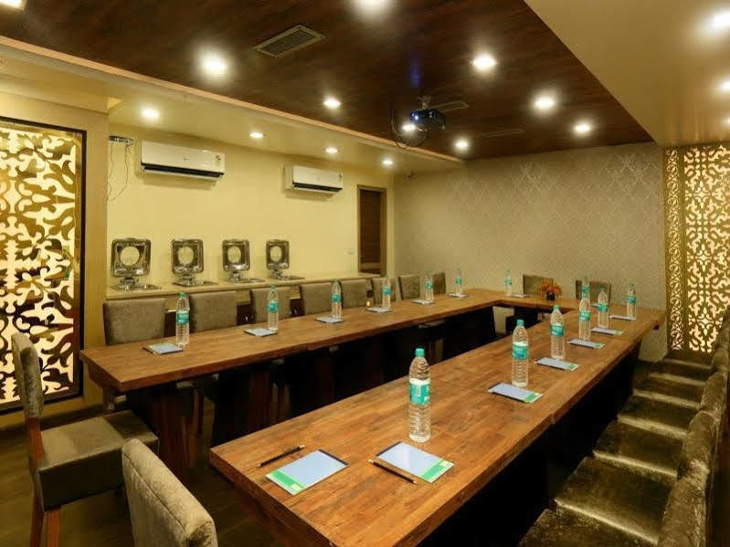 Hotel Indraprastha Delhi  Exteriör bild