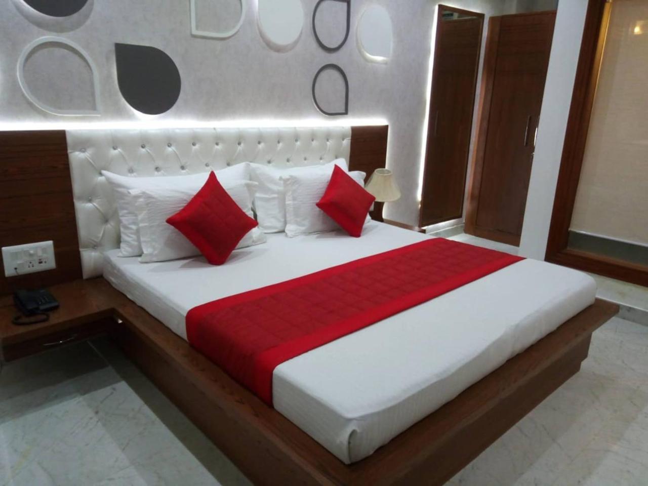 Hotel Indraprastha Delhi  Exteriör bild