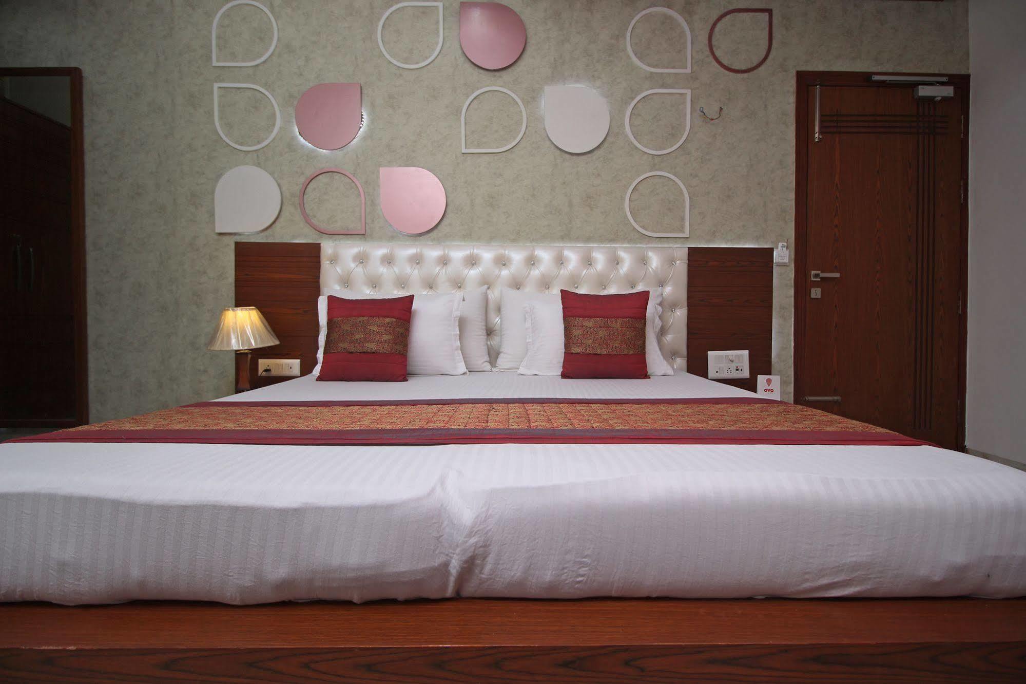 Hotel Indraprastha Delhi  Exteriör bild