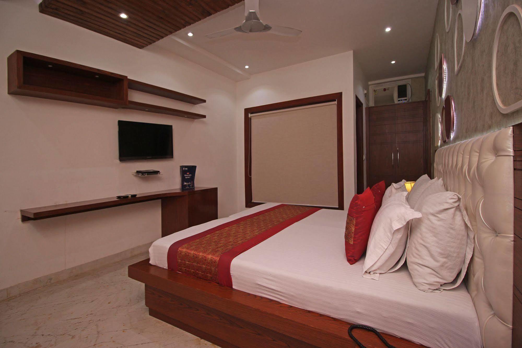Hotel Indraprastha Delhi  Exteriör bild